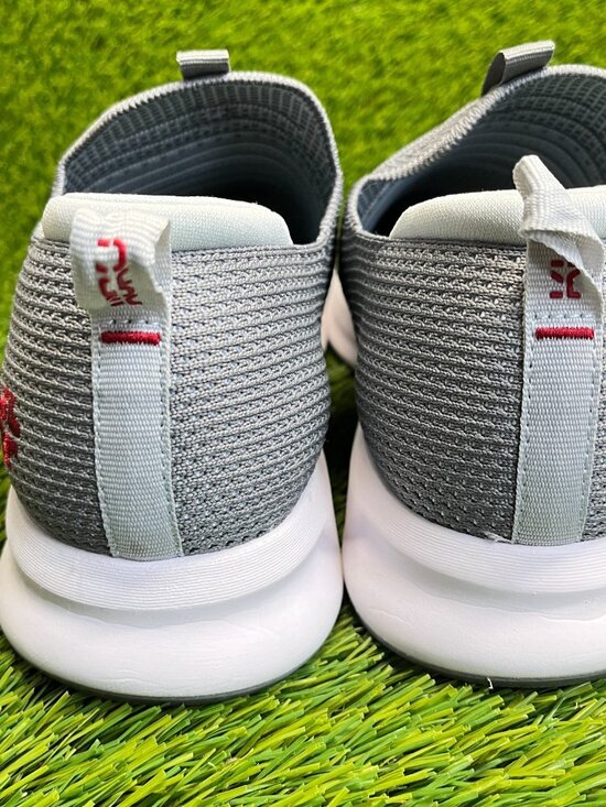 Kuru Atom Slip-On Mens Size 9.5 Gray White Athletic Walking Shoes Sneakers main image 6